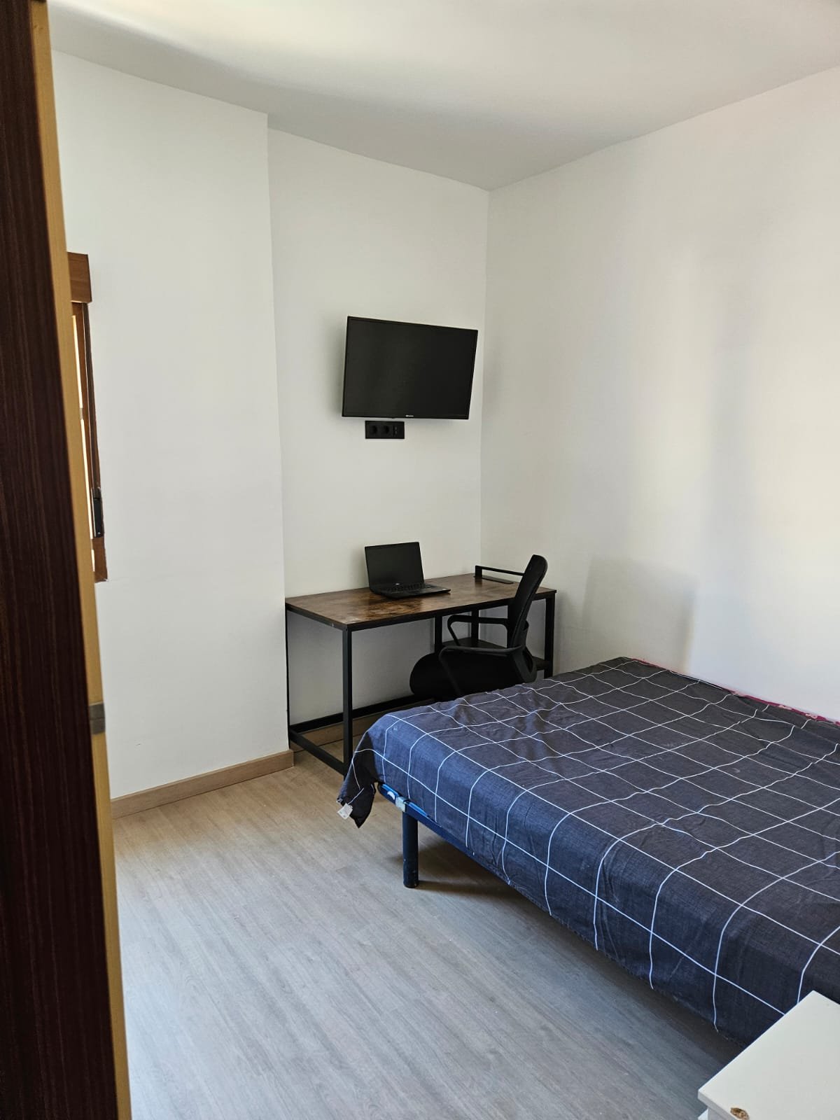 Dormitorio reformado por Civitec Reformas
