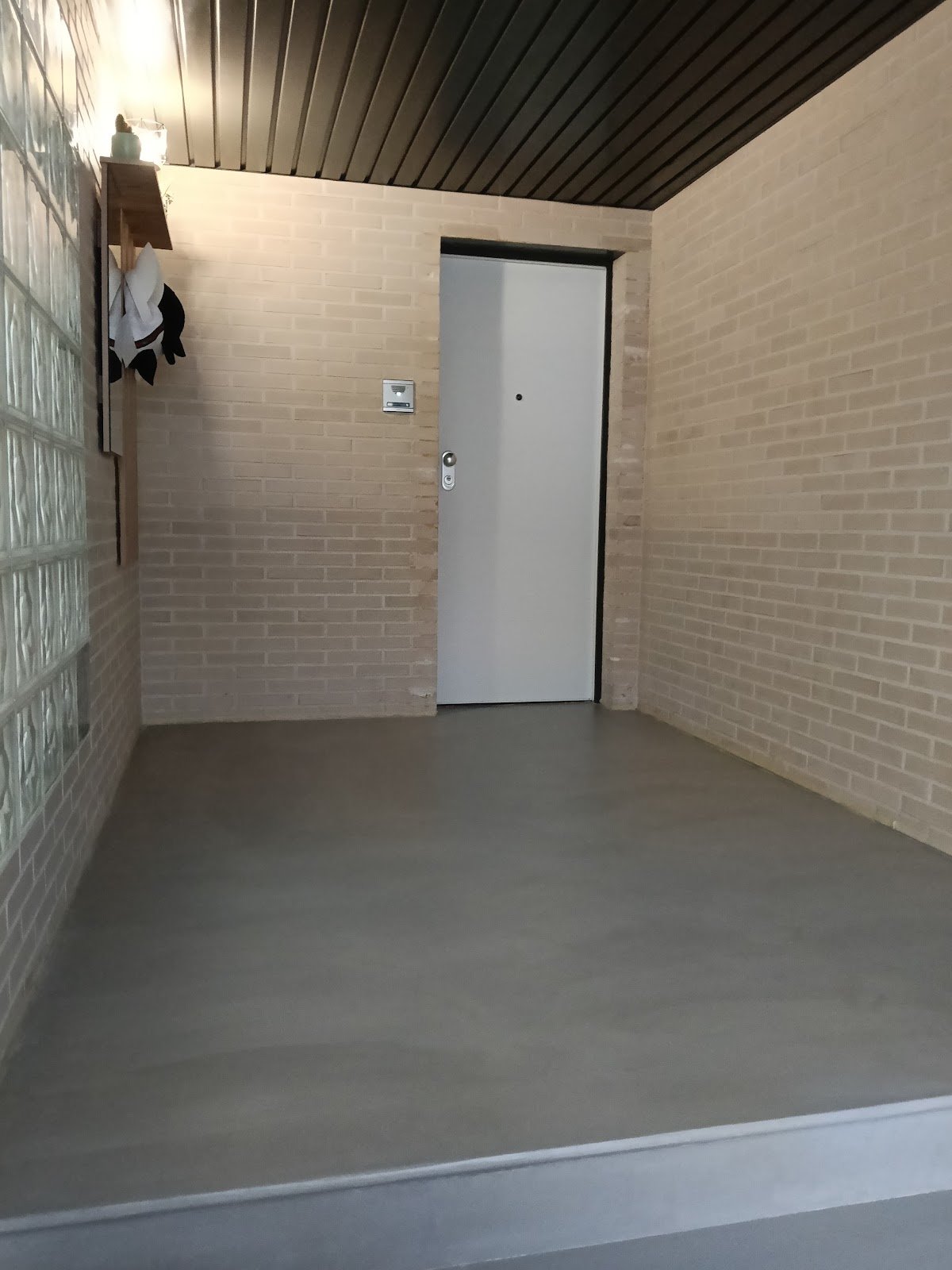 Microcemento continuo por Civitec Reformas